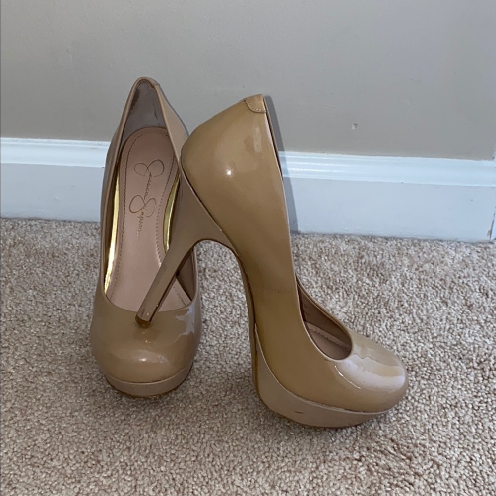 Jessica Simpson Taupe/ Tan Closed Toed Heels